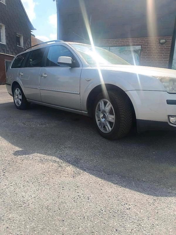 Gebraucht Ford Mondeo 131 PS (96 kW) 2006 Grau Kombi