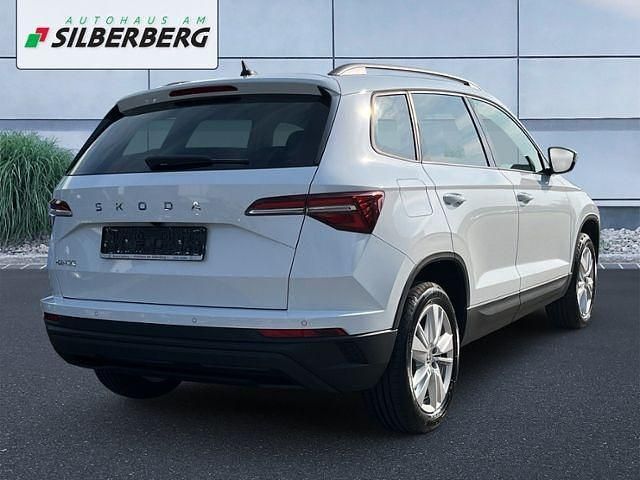Gebraucht Skoda Karoq Selection 150 PS (110 kW) 2024 Moonweiss metallic SUV