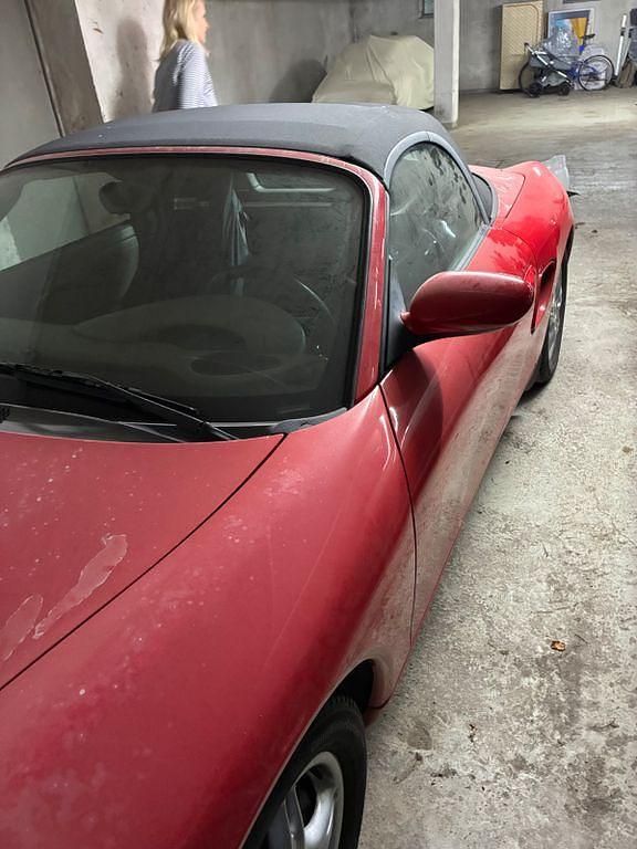 Gebraucht Porsche Boxster 220 PS (161 kW) 2000 Rot Cabrio