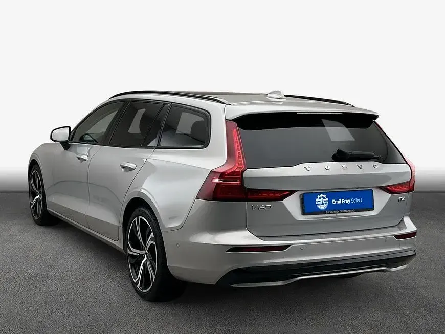 Gebraucht Volvo V60 Plus 197 PS (144 kW) 2023 Silver dawn metallic Kombi
