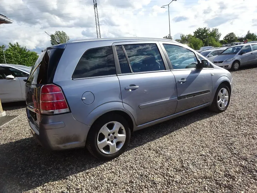 Gebraucht Opel Zafira Design Edition 116 PS (85 kW) 2011 Grau Van / Kleinbus