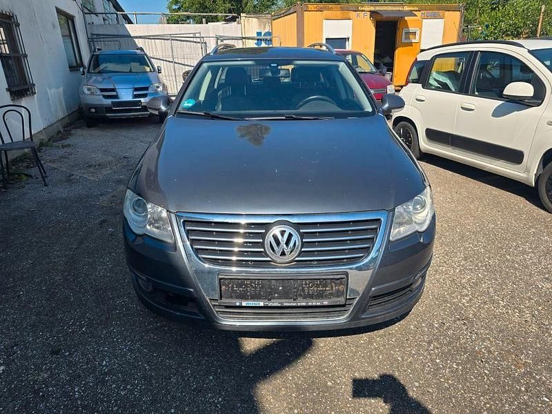Grau Gebraucht 2010 VW Passat Highline Kombi | 2.249 € (Superpreis) - Bild 1/4
