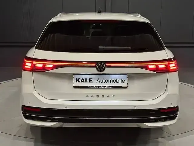 Używany VW Passat Elegance 150 KM (110 kW) 2025 Biały Kombi