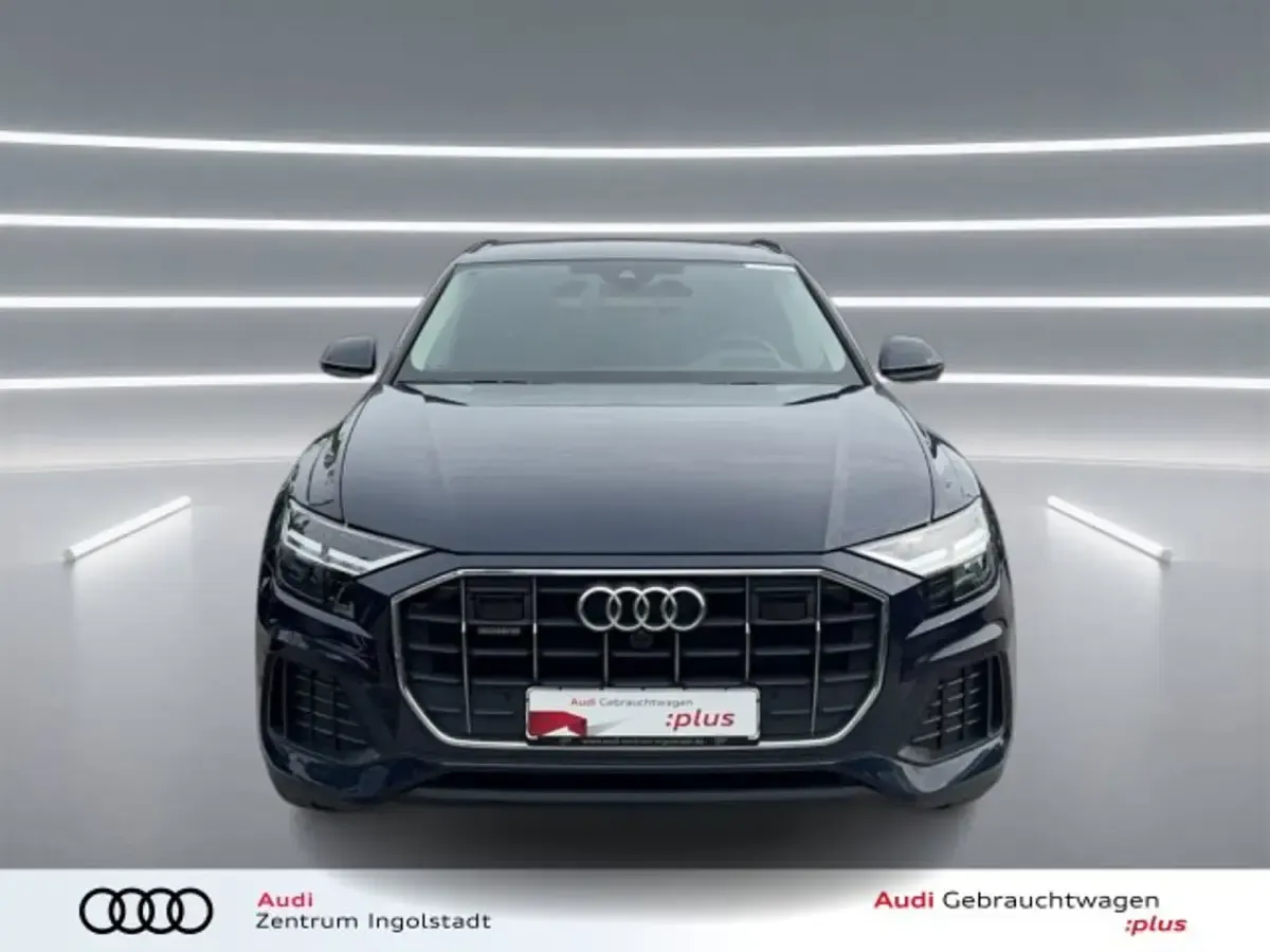 Gebraucht Audi Q8 Ambiente 286 PS (210 kW) 2023 Waitomoblau metallic SUV