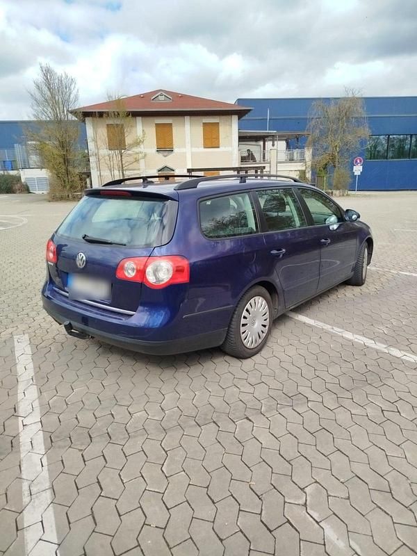 Gebraucht VW Passat 140 PS (102 kW) 2009 Blau Kombi