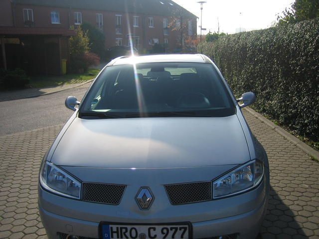 Gebraucht Renault Mégane II 113 PS (83 kW) 2003 Silber Limousine