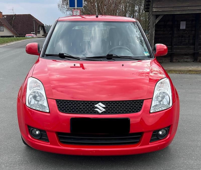 Gebraucht Suzuki Swift 102 PS (75 kW) 2010 Rot Kleinwagen