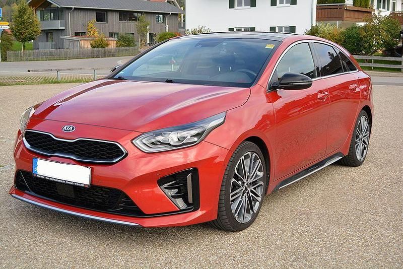 Rot Gebraucht 2020 Kia ProCeed GT-Line Kleinwagen | 20.900 € (Guter Preis) - Bild 1/4