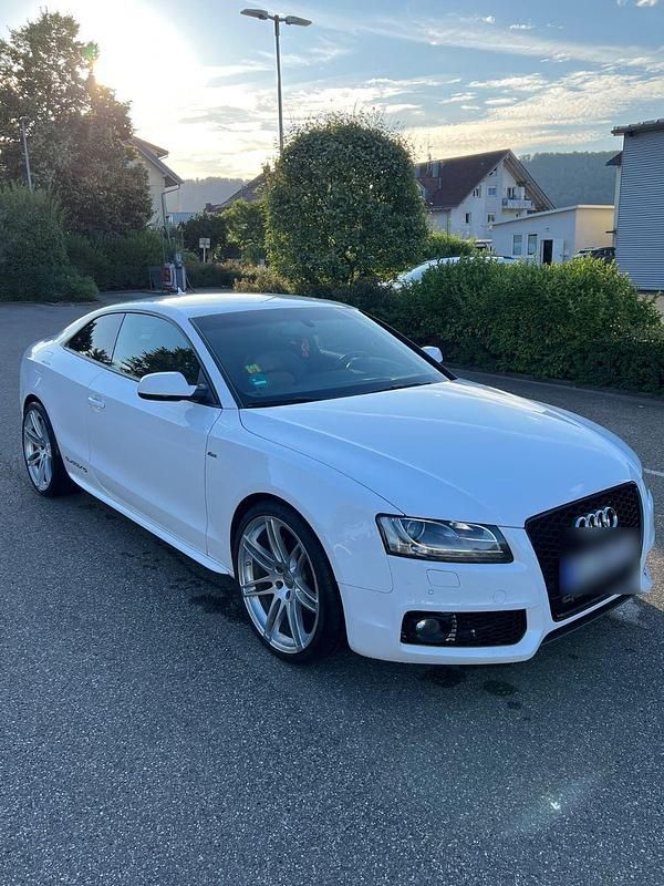 Weiß Gebraucht 2010 Audi A5 Sport Coupé | 9.500 € (Guter Preis) - Bild 1/4