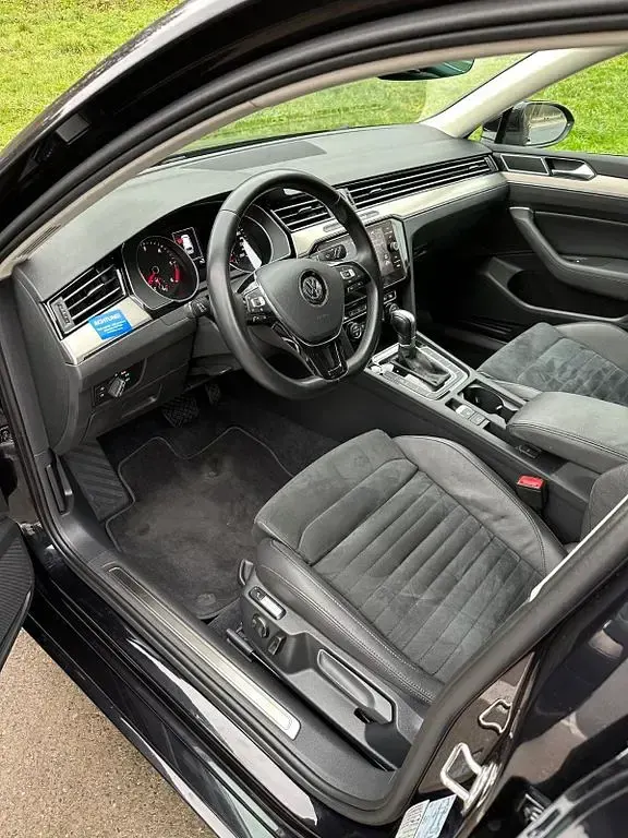 Gebraucht VW Passat Highline 150 PS (110 kW) 2018 Schwarz Kombi