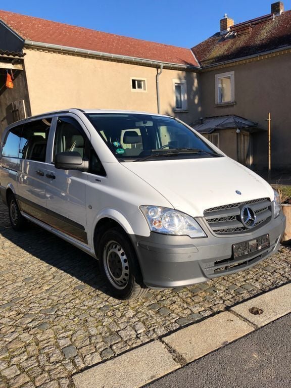 Weiß Gebraucht 2013 Mercedes Vito Van / Kleinbus | 16.500 € - Bild 1/4