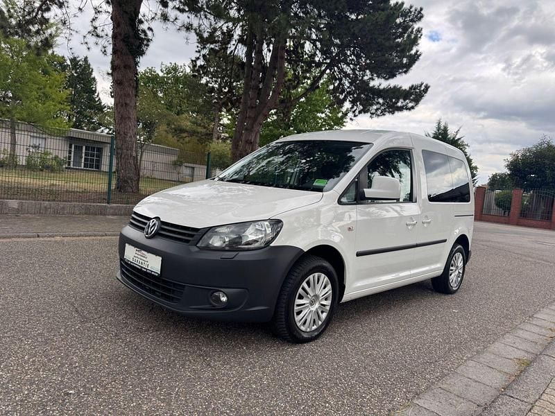 Weiß Gebraucht 2013 VW Caddy Trendline Van / Kleinbus | 8.999 € (Teuer) - Bild 1/3