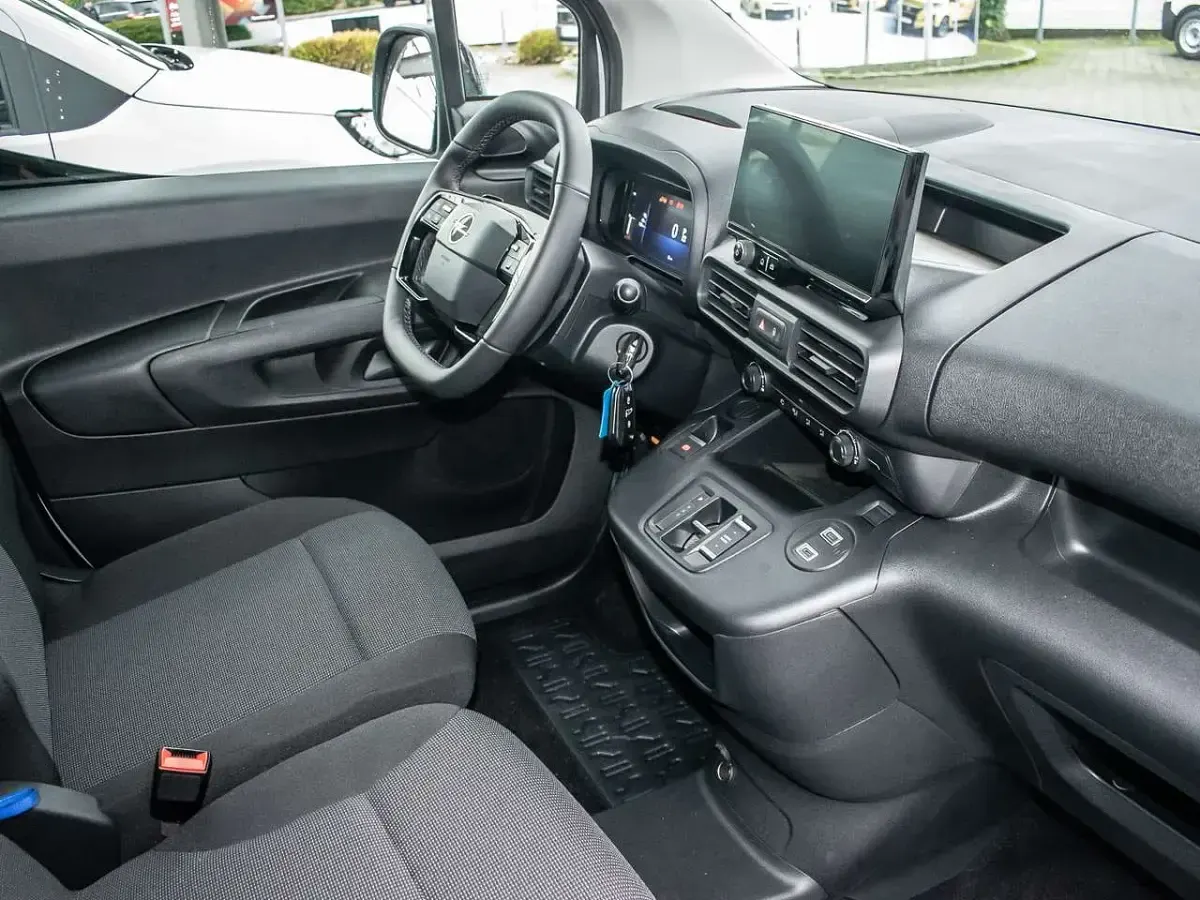 Gebraucht Opel Combo-e Life 100 kW (136 PS) 2025 Kaolin weiss Van / Kleinbus