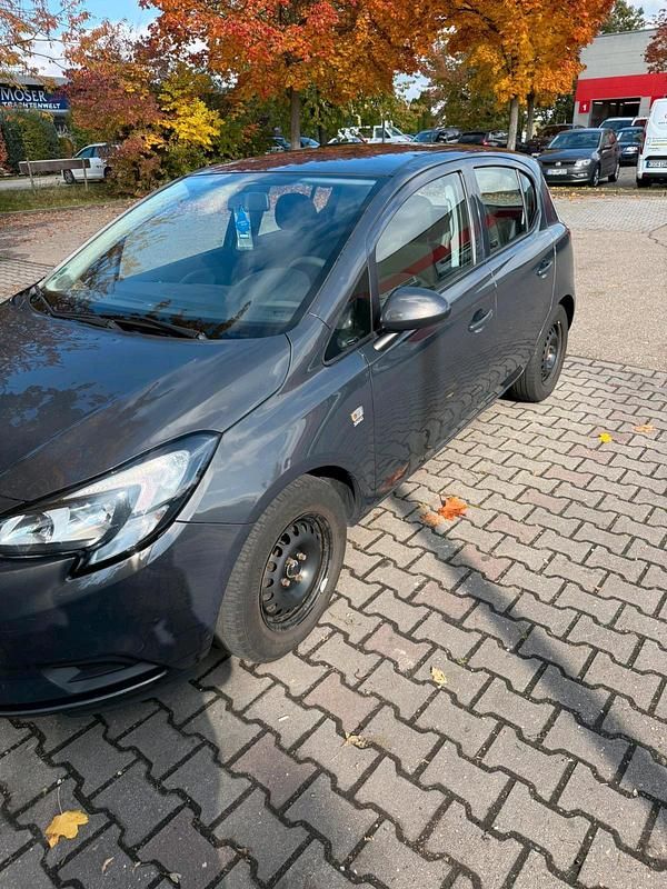 Grün Gebraucht 2015 Opel Corsa Limousine | 5.000 € - Bild 1/4