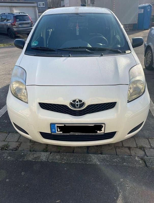 Gebraucht Toyota Yaris Sol 69 PS (50 kW) 2010 Weiß Kleinwagen
