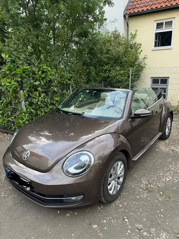 Gebraucht VW Beetle Design 105 PS (77 kW) 2014 Braun Kleinwagen