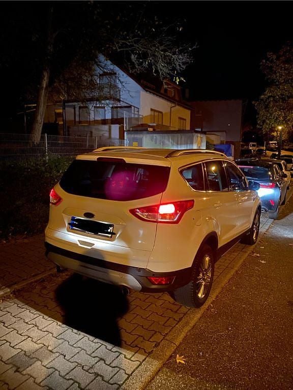 Gebraucht Ford Kuga Titanium 182 PS (133 kW) 2013 Weiß SUV