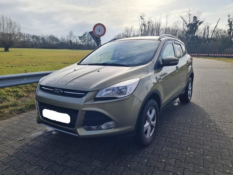 Andere farben Gebraucht 2014 Ford Kuga SUV | 9.999 € (Guter Preis) - Bild 1/4