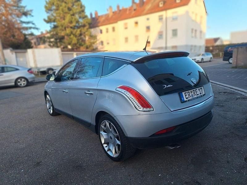 Gebraucht Lancia Delta 120 PS (88 kW) 2010 Grau Kleinwagen