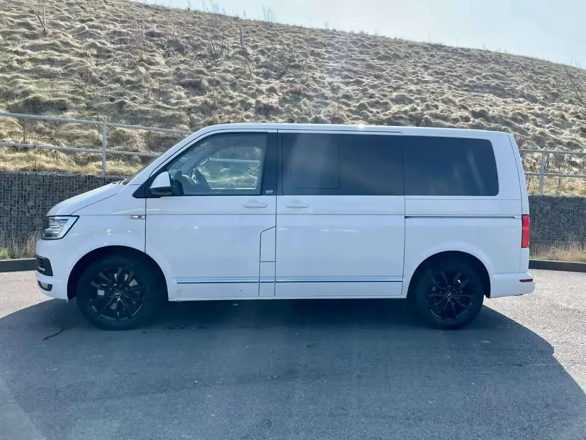 Gebraucht VW Multivan Highline 199 PS (146 kW) 2018 Weiß Van / Kleinbus