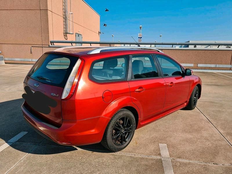 Second-hand Ford Focus 109 CP (80 kW) 2008 Portocaliu Break