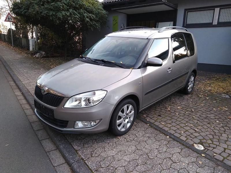 Beige Gebraucht 2012 Skoda Roomster Plus Edition Van / Kleinbus | 5.990 € (Etwas zu teuer) - Bild 1/4