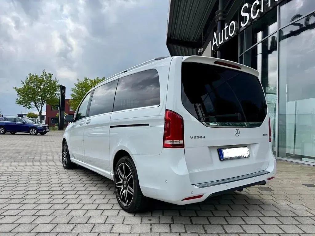 Gebraucht Mercedes V250 AMG 190 PS (139 kW) 2019 Bergkristallweiß metallic Van / Kleinbus