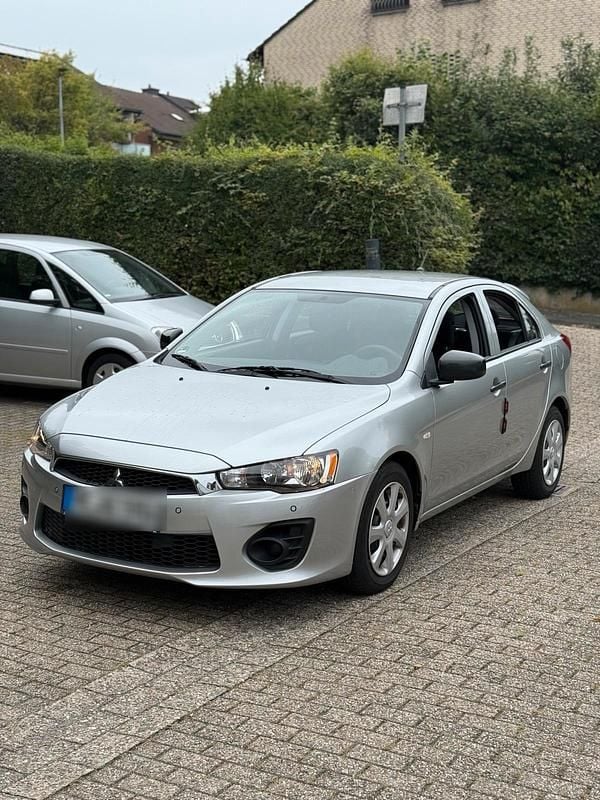 Silber Gebraucht 2017 Mitsubishi Lancer Kombi | 8.000 € - Bild 1/4