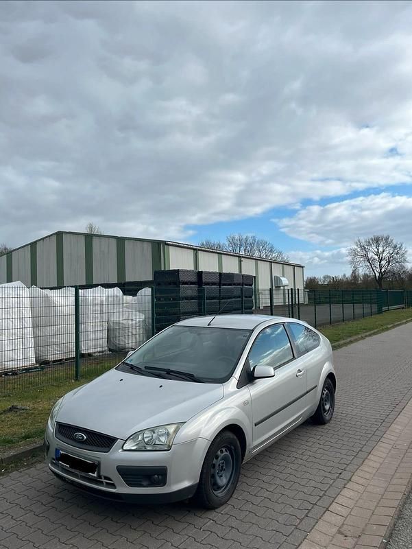 Second-hand Ford Focus 101 CP (74 kW) 2007 Argintiu Hatchback