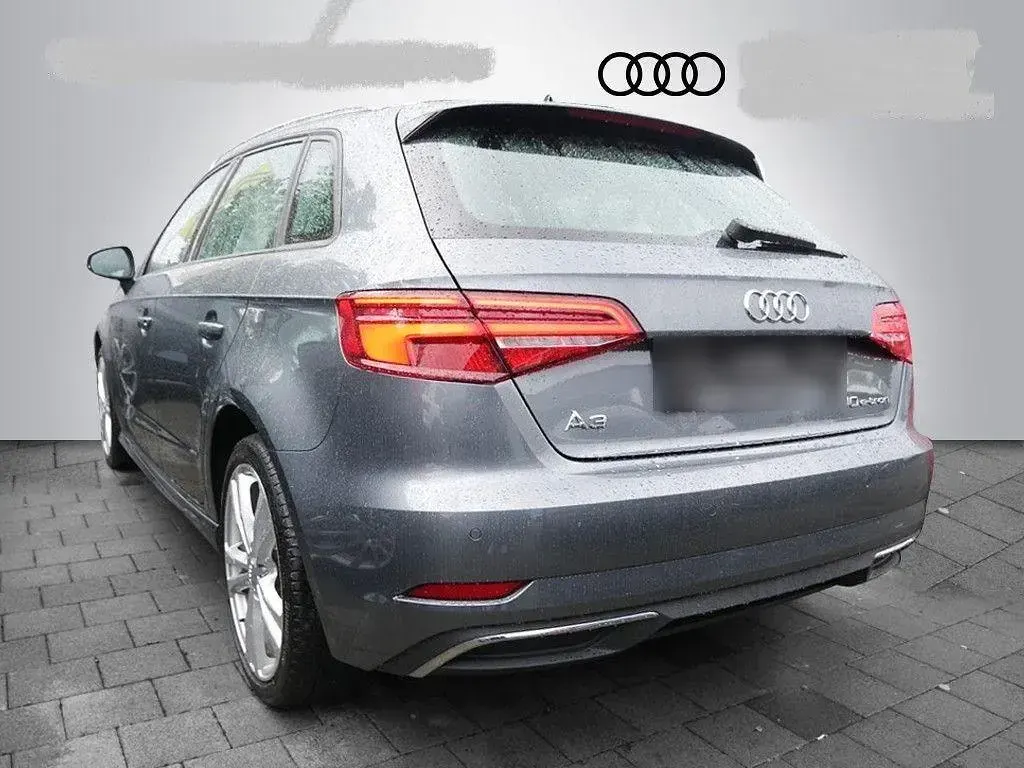 Gebraucht Audi e-tron Sport 204 PS (150 kW) 2020 Grau SUV