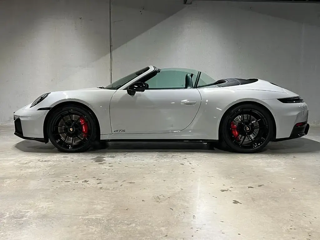 Gebraucht Porsche 992 541 PS (397 kW) 2026 Kreide Cabrio