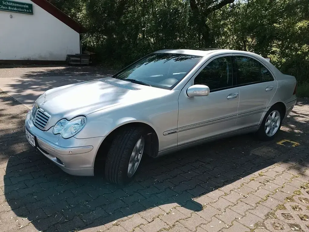 Gebraucht Mercedes C240 Elegance 170 PS (125 kW) 2003 Silber Limousine