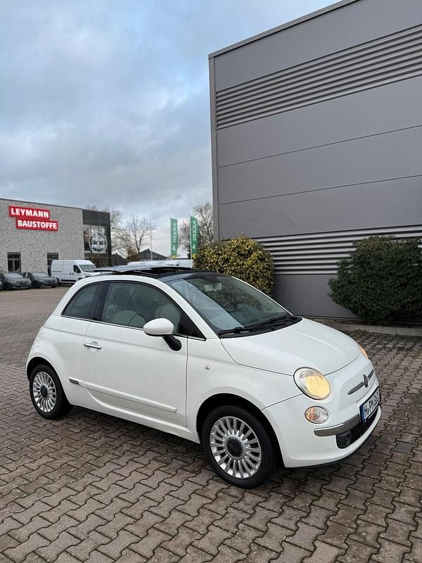 Weiß Gebraucht 2011 Fiat 500 Kleinwagen | 4.399 € - Bild 1/4