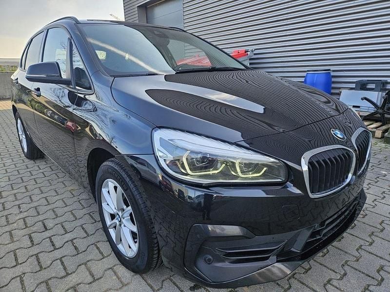 Schwarz Gebraucht 2021 BMW 216 Active Tourer Van / Kleinbus | 11.424 € (Guter Preis) - Bild 1/4