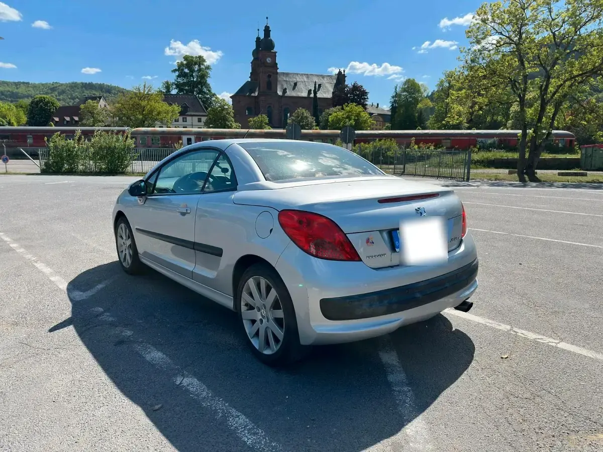 Gebraucht Peugeot 207 CC 120 PS (88 kW) 2008 Silber Cabrio