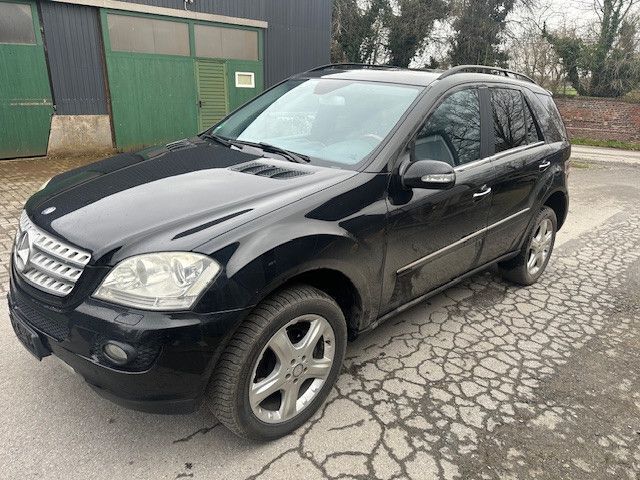Schwarz Gebraucht 2006 Mercedes ML320 SUV | 5.999 € (Guter Preis) - Bild 1/4
