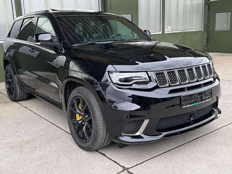 Diamond black crystal p/c Gebraucht 2020 Jeep Grand Cherokee SUV | 99.911 € - Bild 1/4