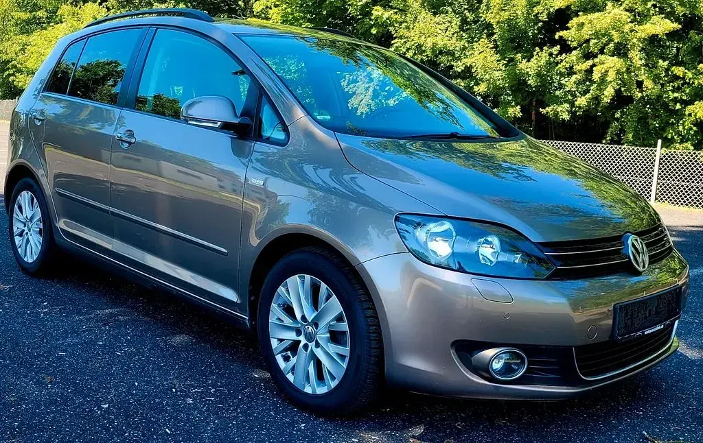 Gebraucht VW Golf Plus Life 105 PS (77 kW) 2013 Braun Van / Kleinbus
