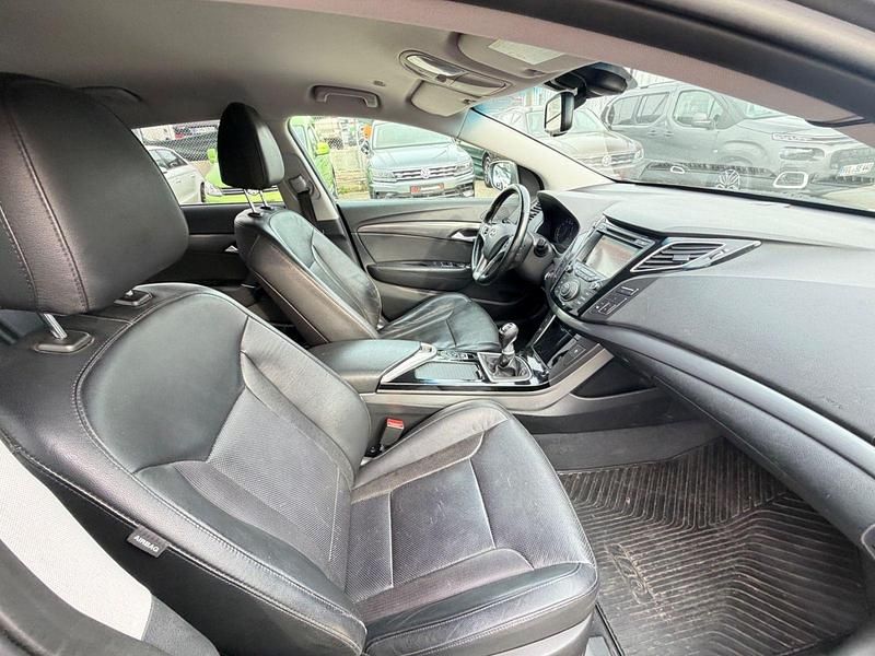 Gebraucht Hyundai i40 177 PS (130 kW) 2012 Grau Kombi