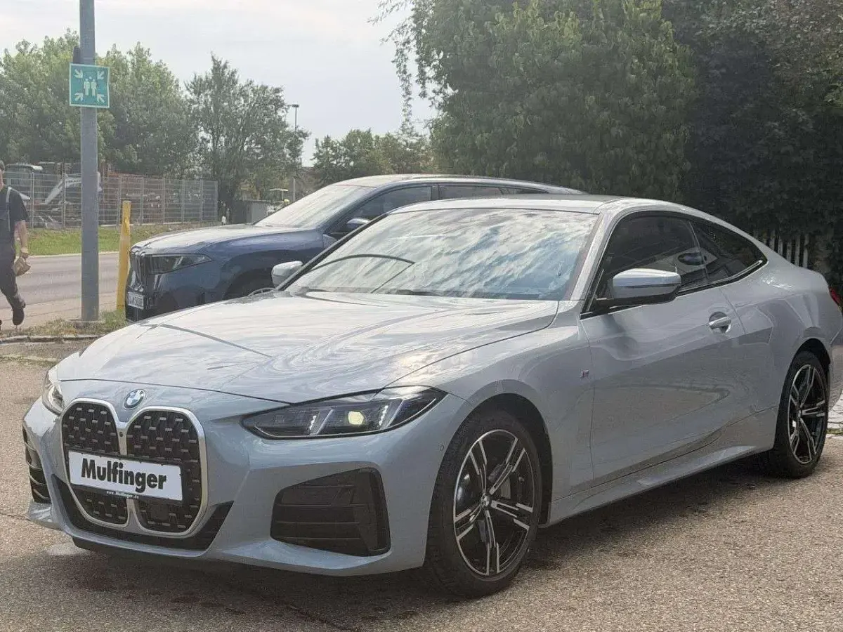 Neu BMW 430 M Sport 258 PS (189 kW) 2025 Brooklyn grau Coupé