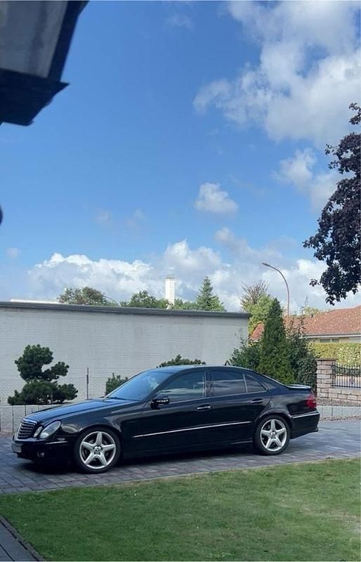 Gebraucht Mercedes E320 Avantgarde 224 PS (164 kW) 2008 Schwarz Limousine