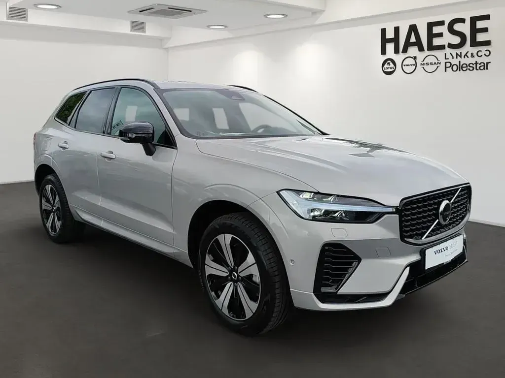 Gebraucht Volvo XC60 Plus 398 PS (292 kW) 2025 Silver dawn / metallic SUV