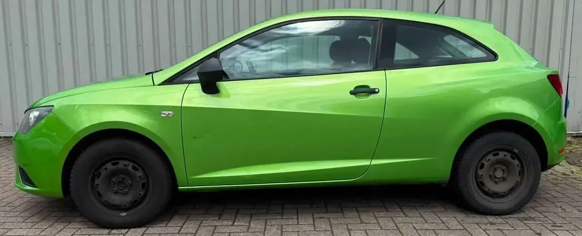 Gebraucht Seat Ibiza Reference 69 PS (50 kW) 2013 "lima" gr}n Kleinwagen