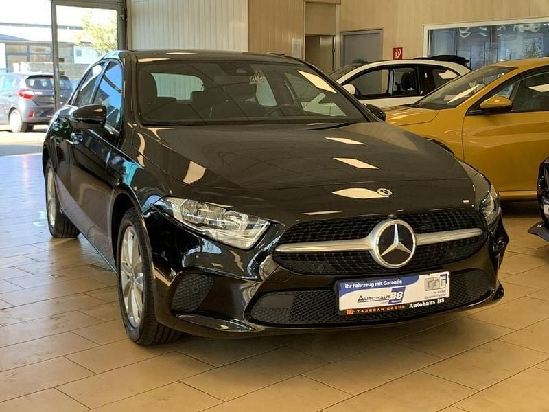 Gebraucht Mercedes A250 160 PS (117 kW) 2021 Schwarz Limousine