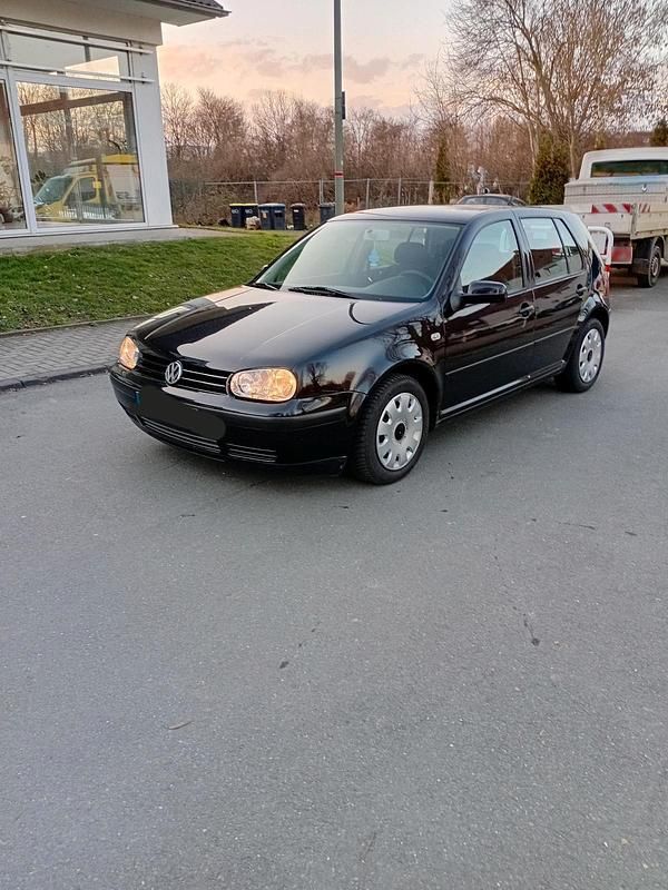 Gebraucht VW Golf IV 75 PS (55 kW) 2000 Schwarz Kleinwagen