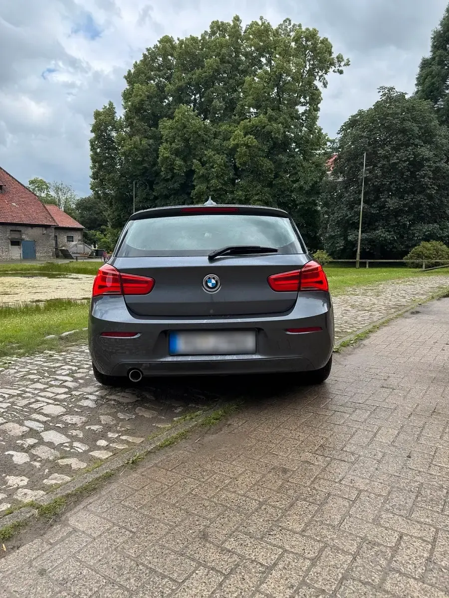 Gebraucht BMW 116 Advantage 116 PS (85 kW) 2018 Grau Kleinwagen