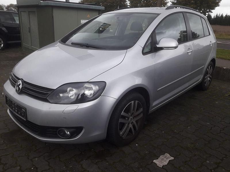 Reflexsilber Gebraucht 2009 VW Golf Plus Cross Comfortline Van / Kleinbus | 8.490 € (Fairer Preis) - Bild 1/4