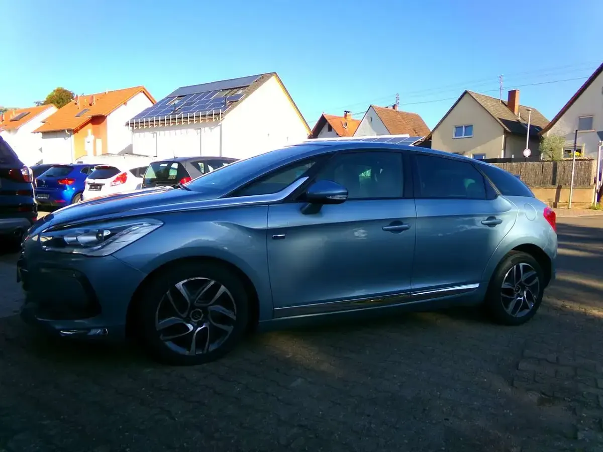 Gebraucht Citroën DS5 Sport Chic 163 PS (119 kW) 2012 Blau philae/metalliclack Kleinwagen