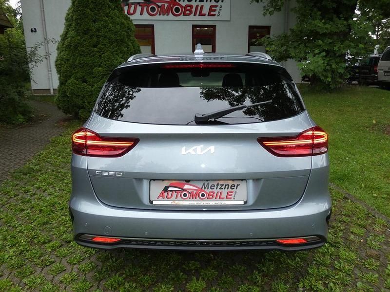 Neu Kia Ceed Sportswagon 140 PS (102 kW) 2025 Silber Kombi
