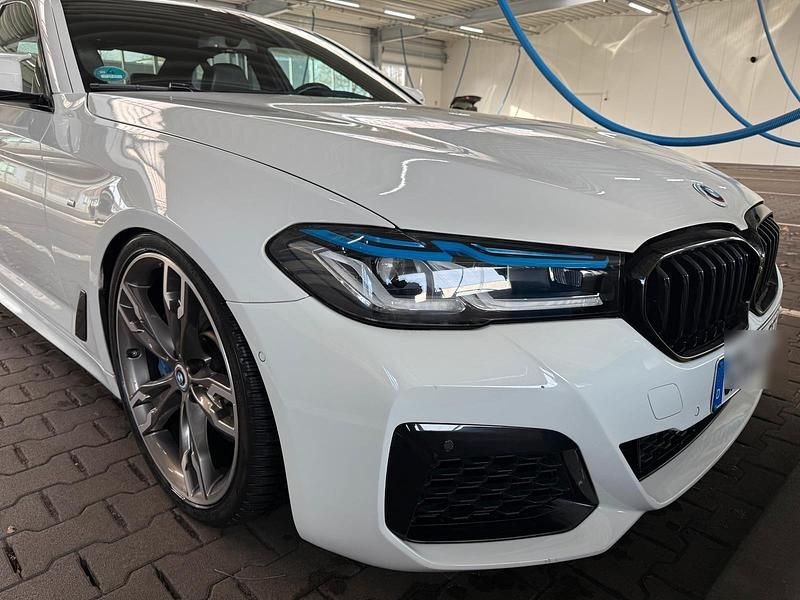 Gebraucht BMW M550 Performance 400 PS (294 kW) 2017 Weiß Limousine